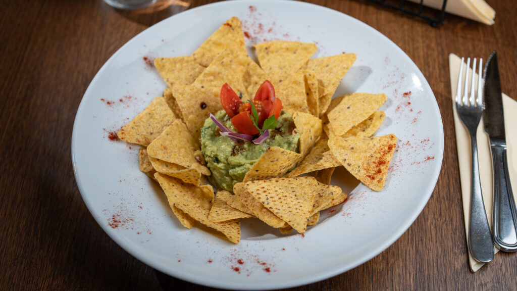 Nachos cu guacamole