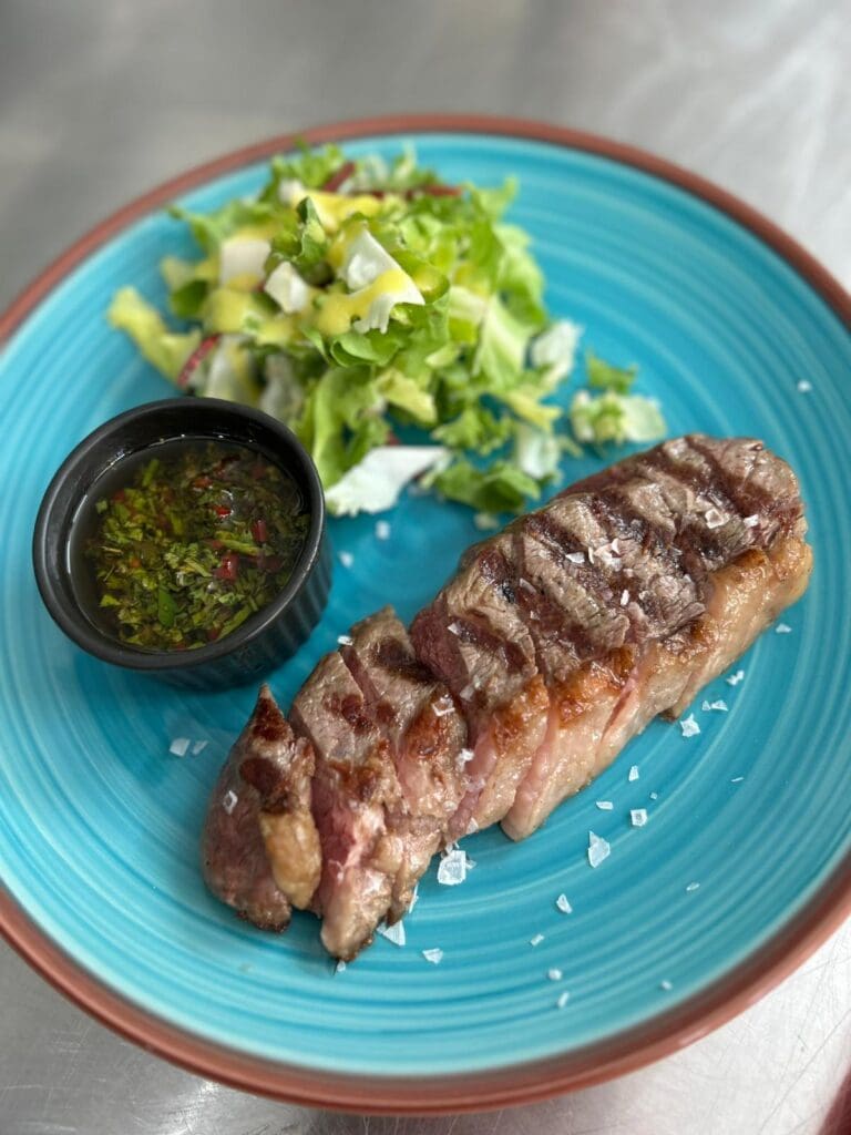Picahna de vită cu sos chimichurri